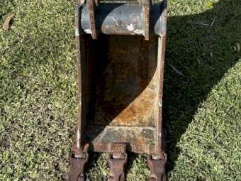 Kenbuilt 300mm GP Digging Bucket – Suit 1.5T–2.5T Mini Excavator