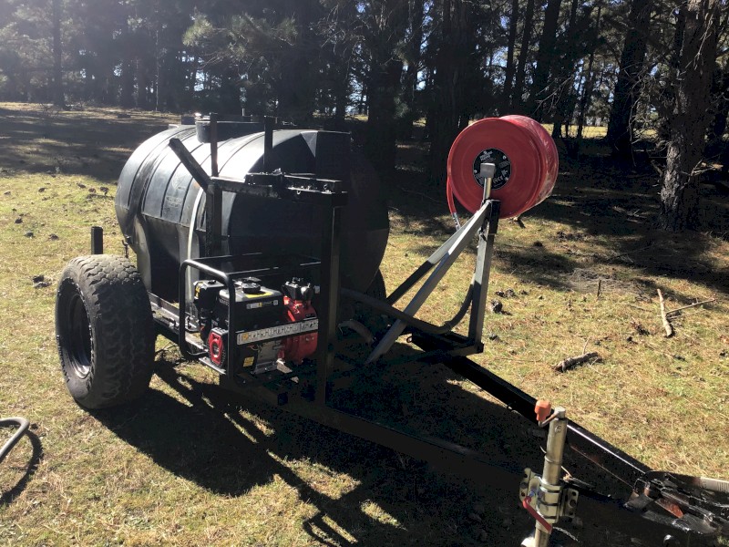 1000 L fire fighting trailer