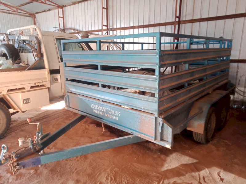 2013 Towpax Trailer with stock crate