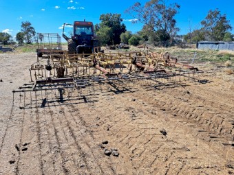 Gyral Tilther Scarifier