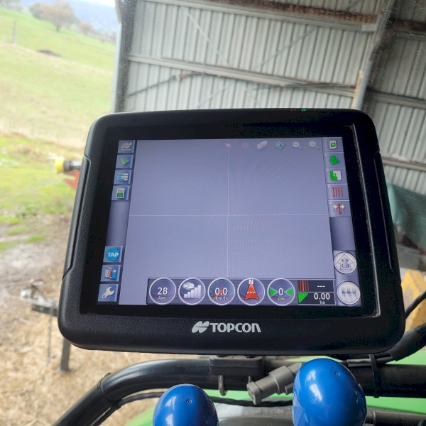 Topcon X25 GPS Guidance system with Lightbar.