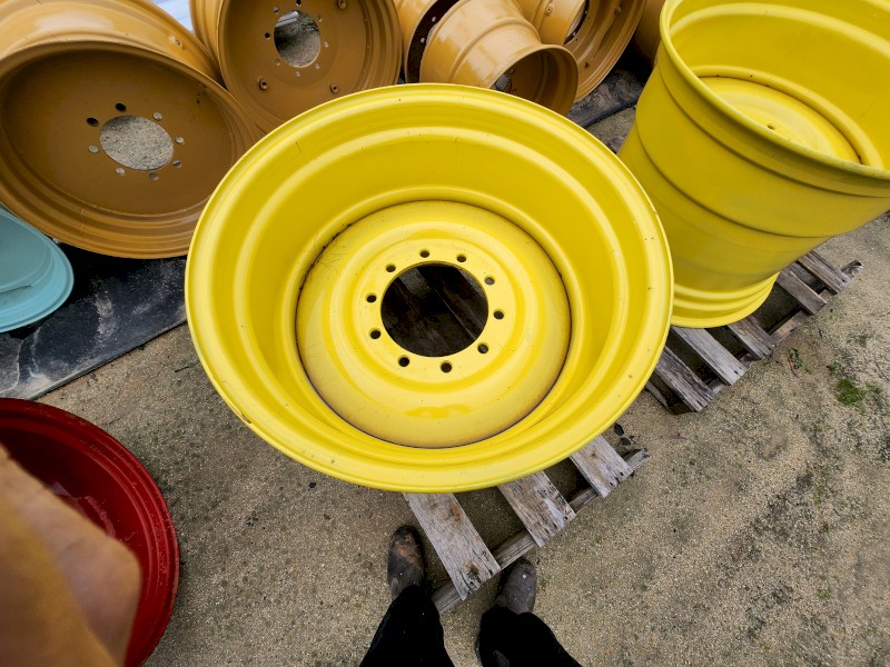 10 Stud 30.5 x 32in Rims suit JD tractor