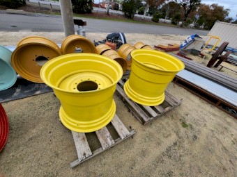 10 Stud 30.5 x 32in Rims suit JD tractor