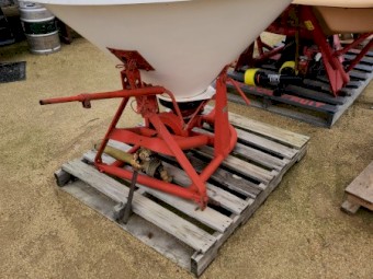 Vicon Vari wagtail fertiliser spreader