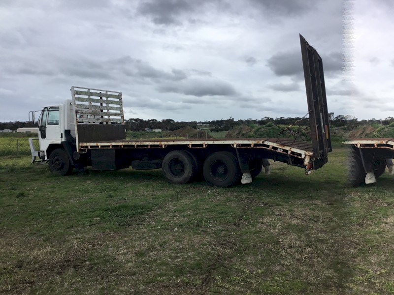 1982 Ford Cargo Beaver Tail Tray ## Price Reduction ##