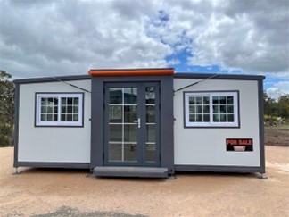 UNUSED – Expandable Container House with Ensuite 