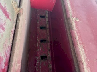 International 511  Combine