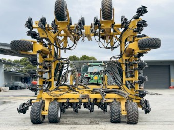 2013 SERAFIN ULTISOW S18-60 BI-FOLD SINGLE DISC AIR SEEDER Used