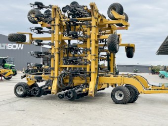 2013 SERAFIN ULTISOW S18-60 BI-FOLD SINGLE DISC AIR SEEDER Used