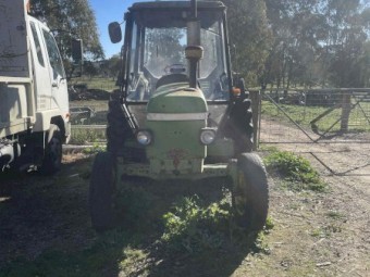 John Deere 1850 runs needs work 