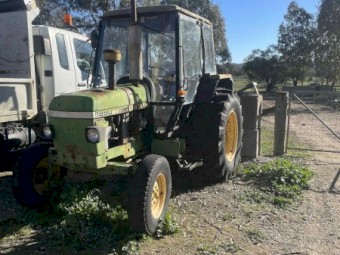 John Deere 1850 runs needs work 