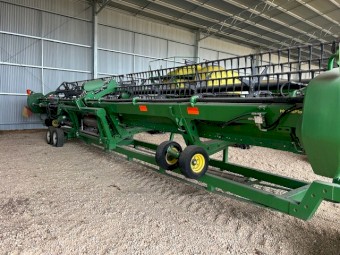 2017 John Deere 640D Draper front