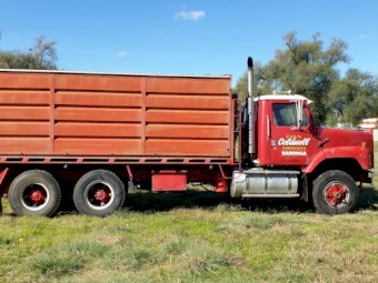 International s-line tipping tray