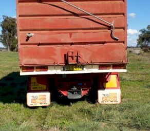 International s-line tipping tray