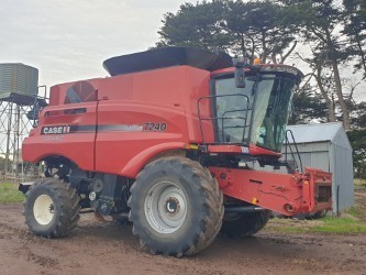 2016 Case IH 7240 Axial-Flow Header with Front and Trailer