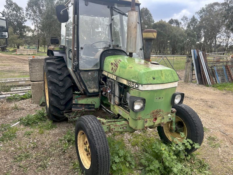 John Deere 1850 runs needs work 