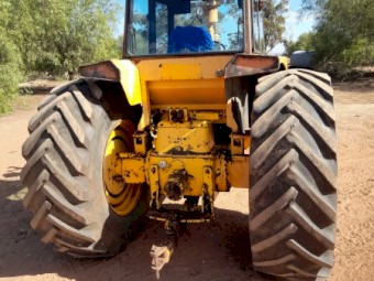 CHAMBERLAIN 4280 TRACTOR