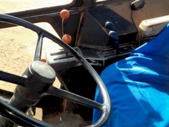 CHAMBERLAIN 4280 TRACTOR