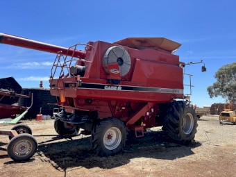 Case IH 2388 Exclusive Header with Front and Trailer