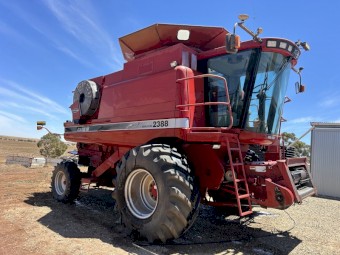 Case IH 2388 Exclusive Header with Front and Trailer