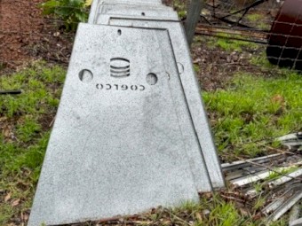 2021 Pig Farrowing Crates/Huts