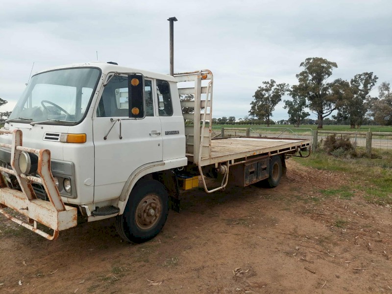 1981 Isuzu SBR 422 Tray Truck