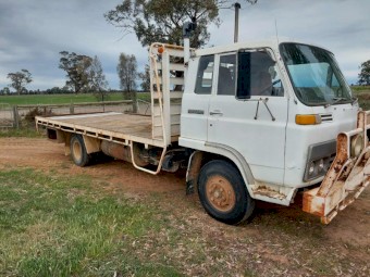 1981 Isuzu SBR 422 Tray Truck