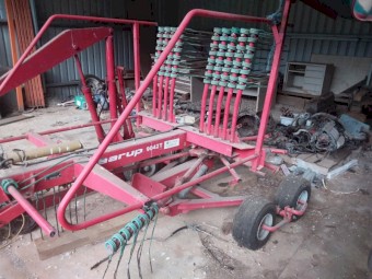 Taarup 9042T Hay rake