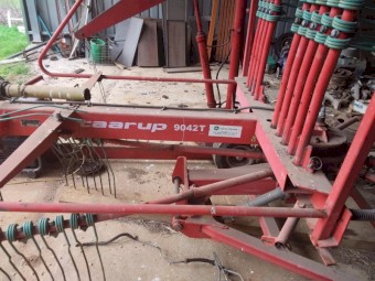 Taarup 9042T Hay rake