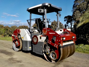 11/2019 DYNAPAC CC2200 ARTICULATED TWIN SMOOTH DRUM ROLLER