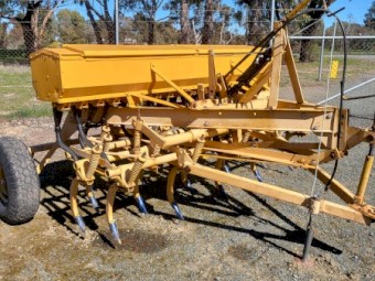 Connor Shea 18 tyne seeder 