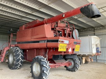 1997 Case IH 2166 Header with Fronts and Trailers