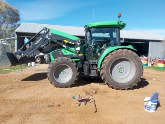 2020 Deutz 5125G Tractor with Front End Loader
