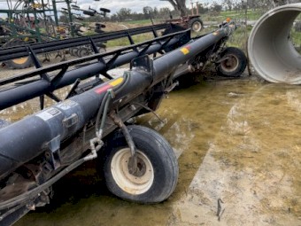 MacDon 3000 Windrower Swather