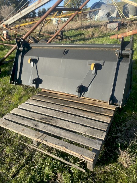 Challenge 4 in 1 bucket 