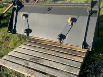 Challenge 4 in 1 bucket 