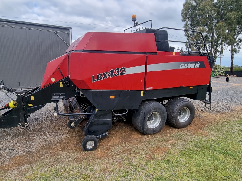 2009 Case IH LBX432 Large square