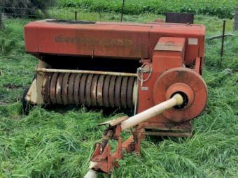 Used small baler SPERRY New Holland