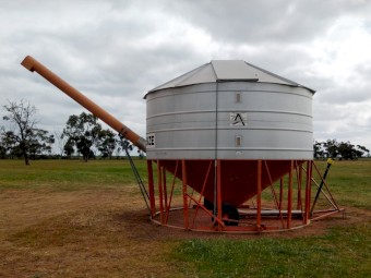 Ahrens 31 tonne PTO Field Bin