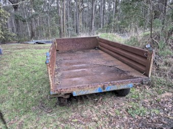 Robot tipper trailer 