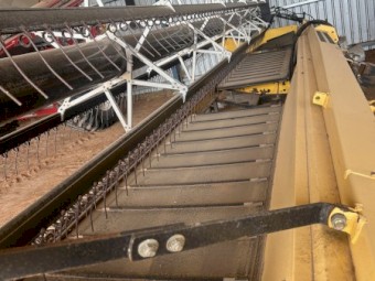 30ft New Holland Honey Bee Swather Windrower Front