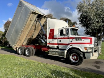 1996 Ford LTS 9000 Tipper Truck