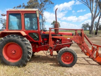 Belarus 1100 Loader Tractor
