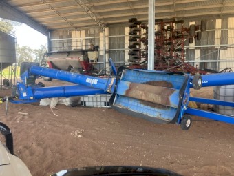 Brandt 1060 Swing Away Auger