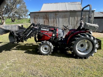 Case IH Maxxfarm 35 Tractor with Loader