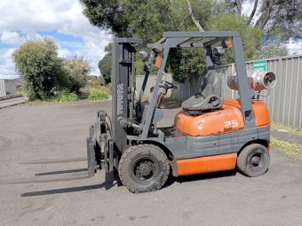 Toyota 2.5 Tonne Duel Fuel Forklift