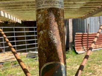 Large round Stevlyon wool table