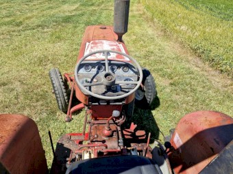 International 444 tractor with Kanga Slasher