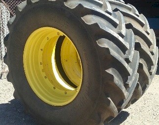 710/70R38 tyres on 12 bolt John deere rims
