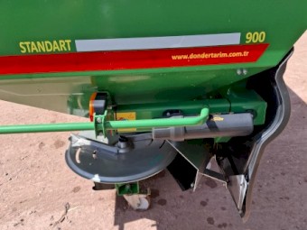 Donder 900 Spreader